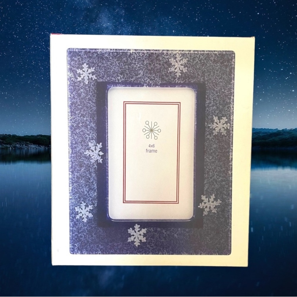 Vintage Snowflake Holiday
Picture Frame